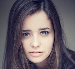 Holly Earl - Voice Actor