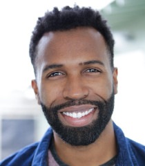 Resident Evil 2 Remake (2019) - Video Game Voice Cast