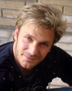 Vic Mignogna - Voice Actor