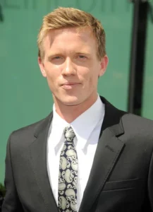 Warren Kole - Voice Actor