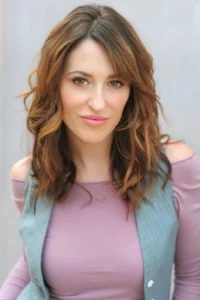 Elle Newlands - Voice Actor