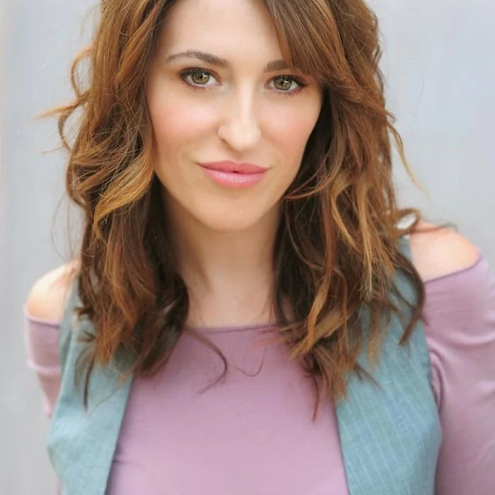Elle Newlands voice actor profile