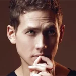 CrowCaller - Character from Crimson Desert