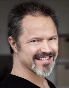 Peter Thias - Voice Actor